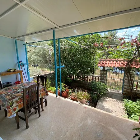 Pineside Rooms Himare Exterior photo