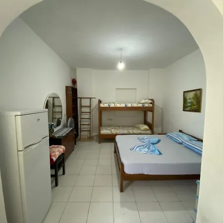 Pineside Rooms Himare Exterior photo